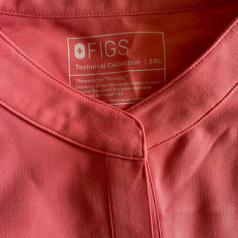 Figs Scrub Top 3x new never worn